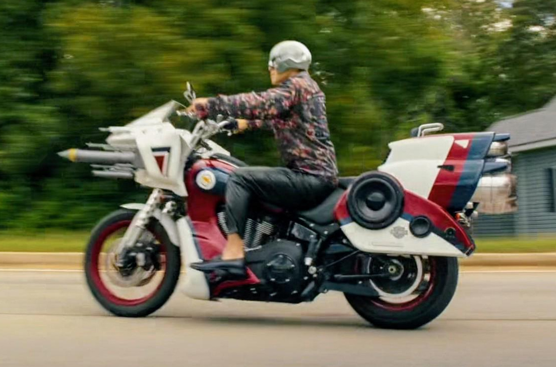 Boneco Pop! Rides Peacemaker na Moto Peacecycle