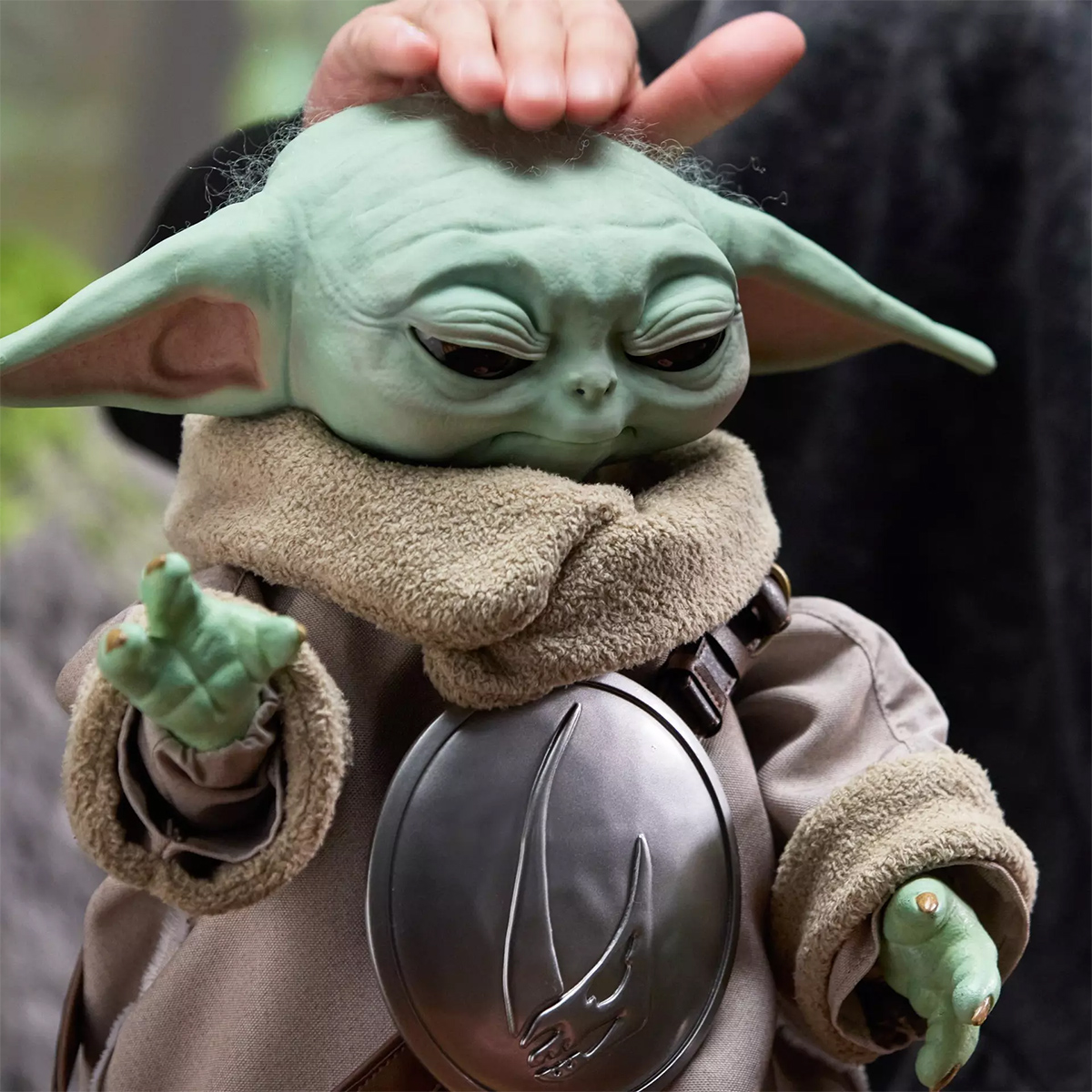 Boneco Grogu Animatrônico Premium 1:1 com Movimentos e Sons (Star Wars)