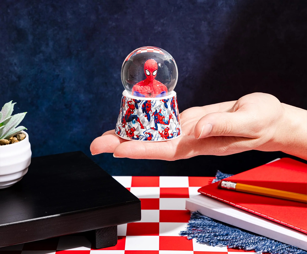 Mini Globo de Neve Iluminado com o Homem-Aranha (Marvel)