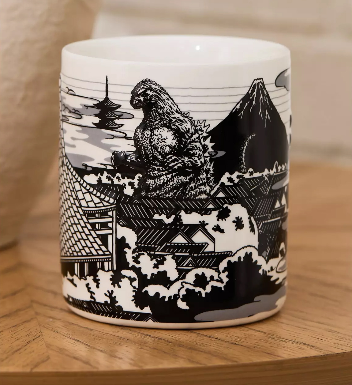 Caneca Godzilla em Estilo Ukiyo-e