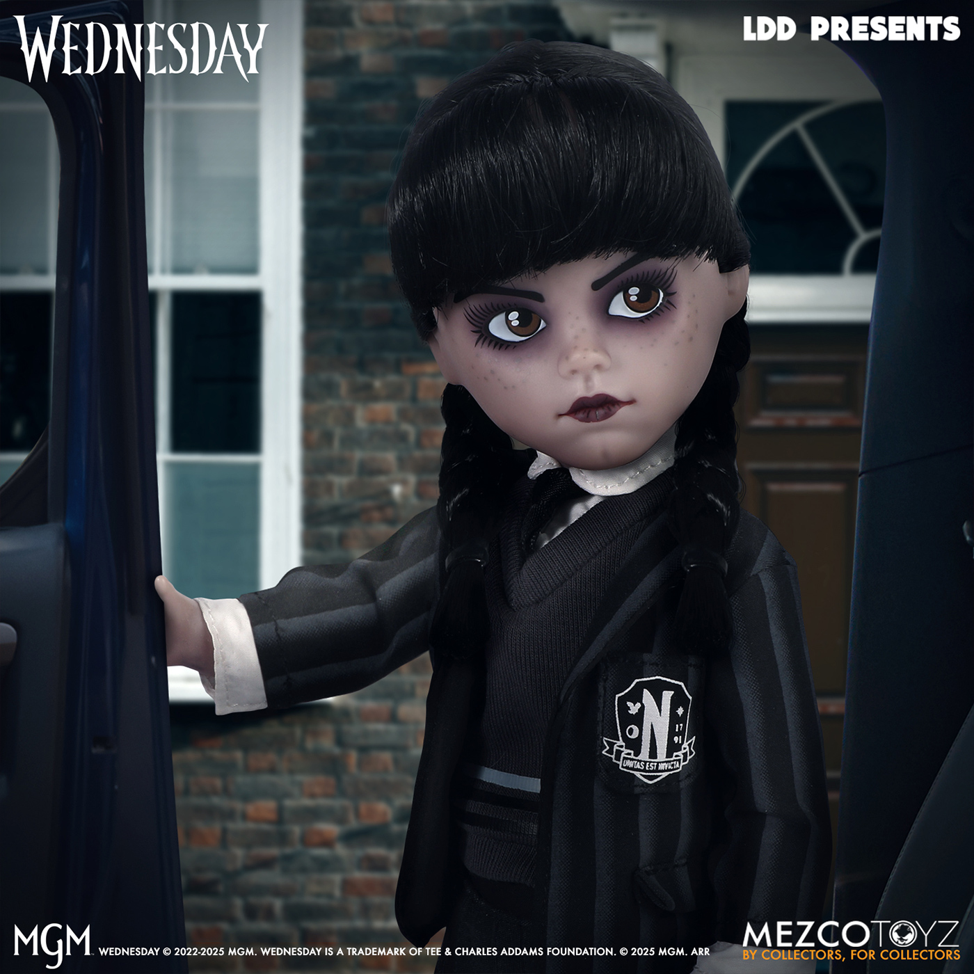 Living Dead Dolls Apresenta: Wednesday Addams (Jenna Ortega) com Uniforme da Academia Nevermore