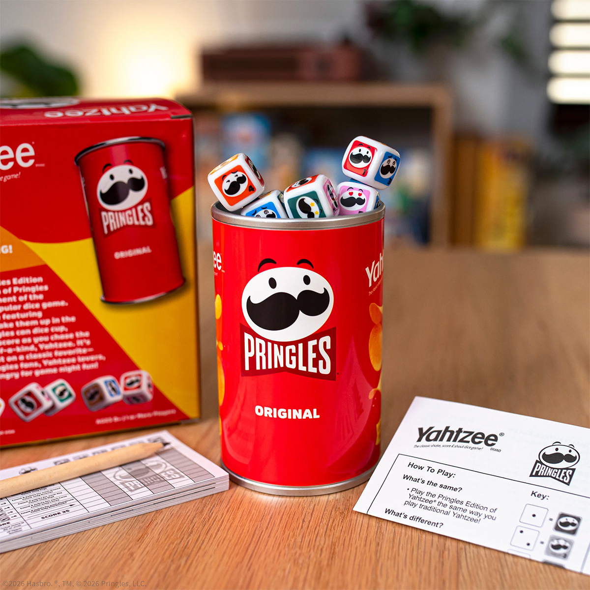 Jogo Yahtzee com Tubo Cilíndrico das Batata Pringles